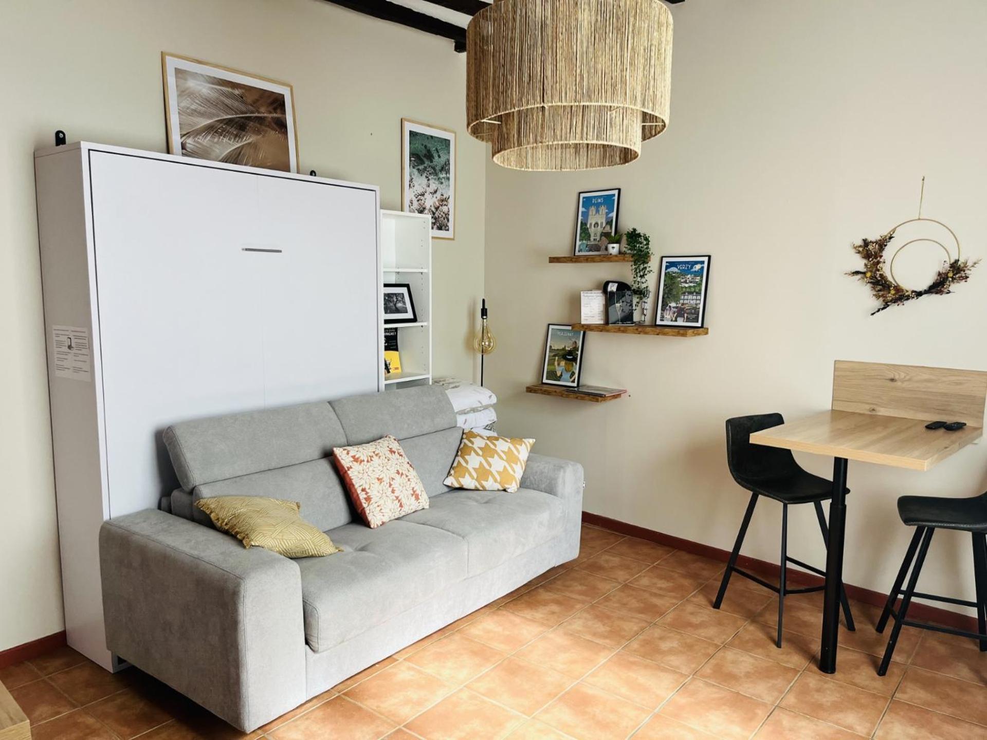 Logement, Plein Centre Du Village De Verzy 외부 사진