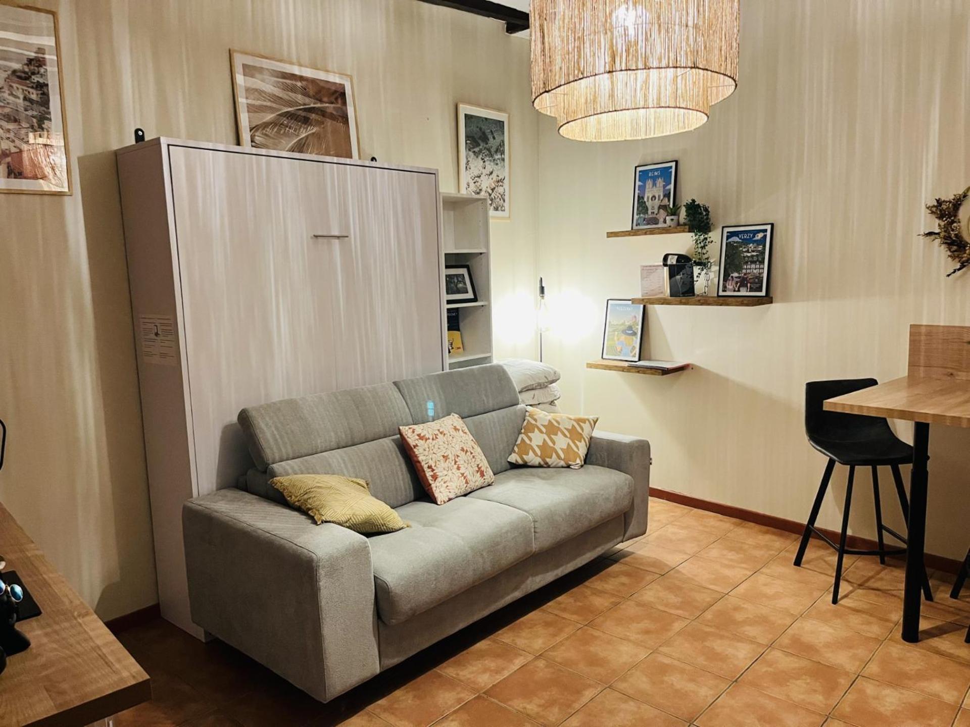 Logement, Plein Centre Du Village De Verzy 외부 사진